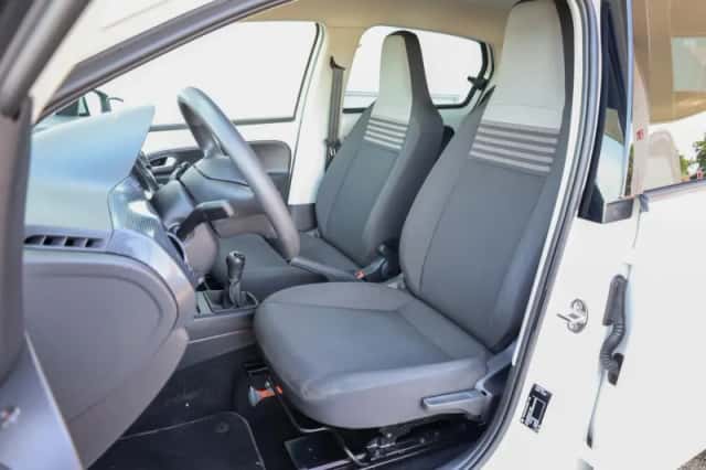 Volkswagen Up! (2019) thumbnail 4