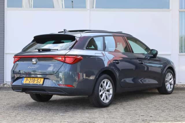 SEAT Leon Sportstourer (2022) thumbnail 2