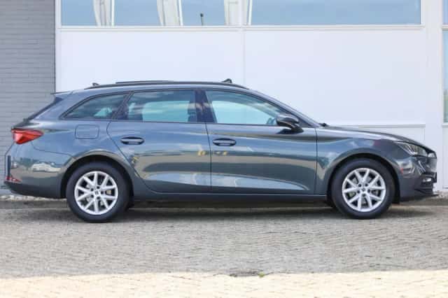 SEAT Leon Sportstourer (2022) thumbnail 3