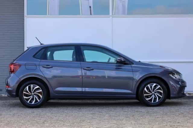 Volkswagen Polo (2023) thumbnail 3