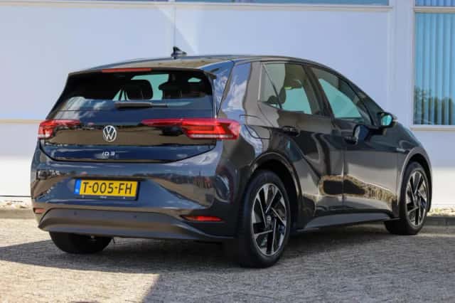 Volkswagen ID.3 (2023) thumbnail 2