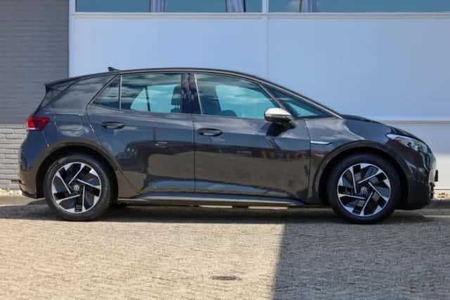 Volkswagen ID.3 (2023) thumbnail 3