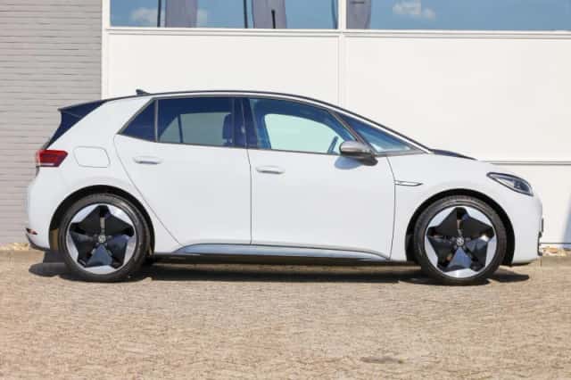 Volkswagen ID.3 (2020) thumbnail 3