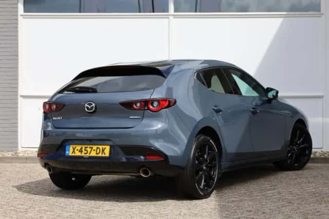 Mazda 3 (2023) thumbnail 2