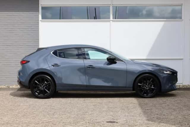 Mazda 3 (2023) thumbnail 3