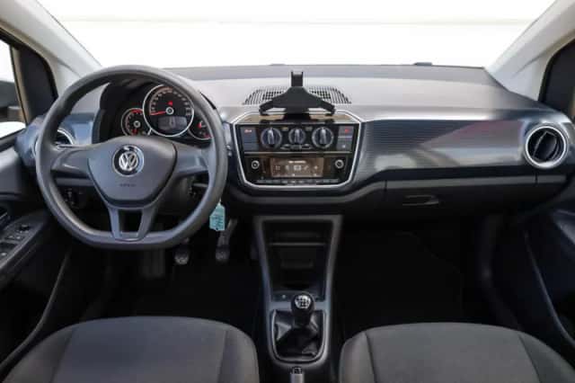 Volkswagen Up! (2018) thumbnail 5
