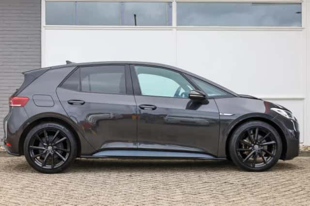 Volkswagen ID.3 (2020) thumbnail 3