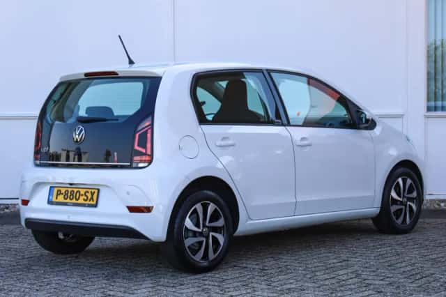 Volkswagen Up! (2021) thumbnail 2