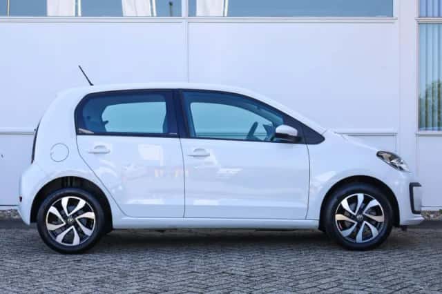 Volkswagen Up! (2021) thumbnail 3