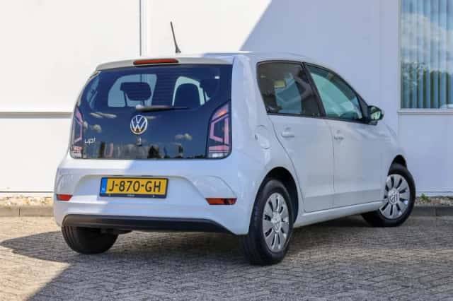 Volkswagen Up! (2020) thumbnail 2