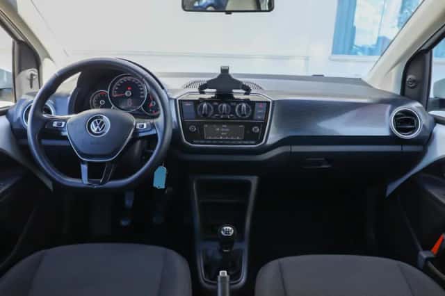 Volkswagen Up! (2020) thumbnail 5