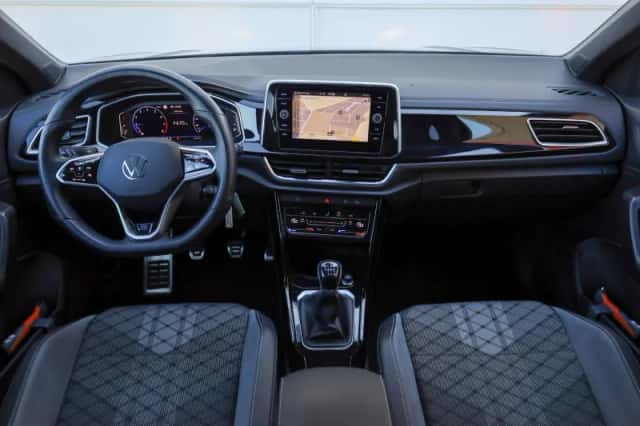 Volkswagen T-Roc (2022) thumbnail 5