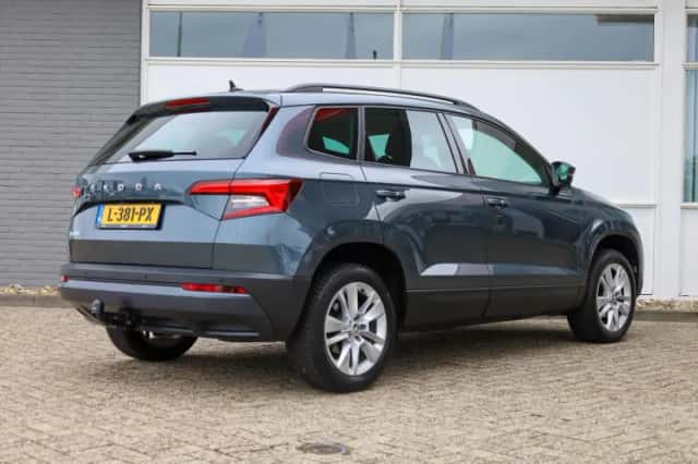 Škoda Karoq (2021) thumbnail 2