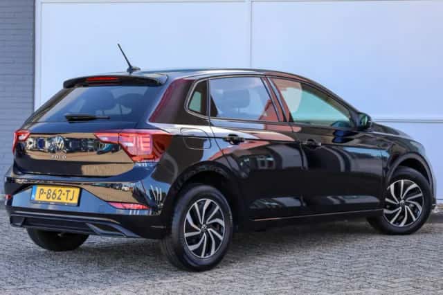 Volkswagen Polo (2022) thumbnail 2