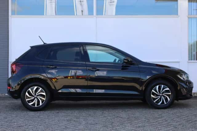 Volkswagen Polo (2022) thumbnail 3