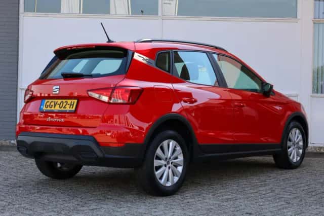 SEAT Arona (2024) thumbnail 2