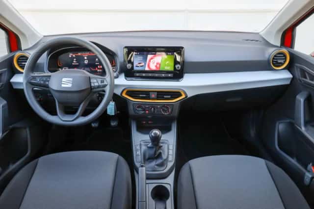 SEAT Arona (2024) thumbnail 5