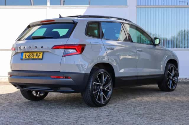 Škoda Karoq (2021) thumbnail 2