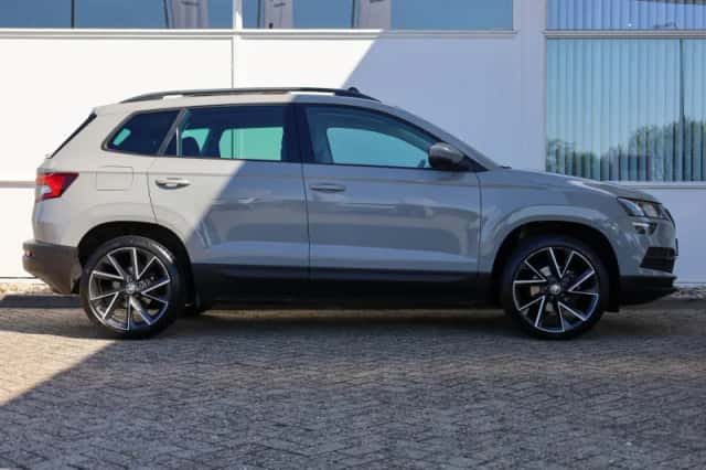 Škoda Karoq (2021) thumbnail 3