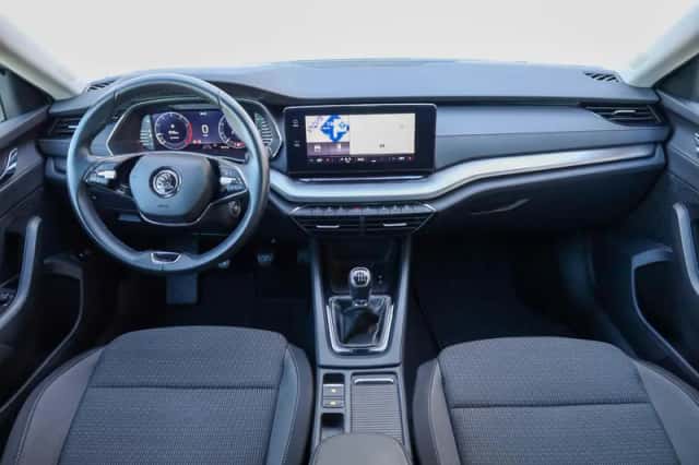 Škoda Octavia (2021) thumbnail 5