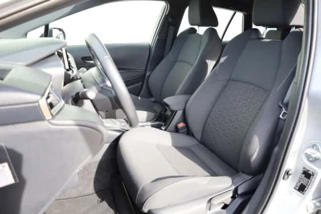 Toyota Corolla (2021) thumbnail 3