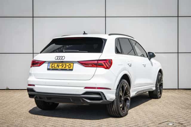 Audi Q3 (2023) thumbnail 2
