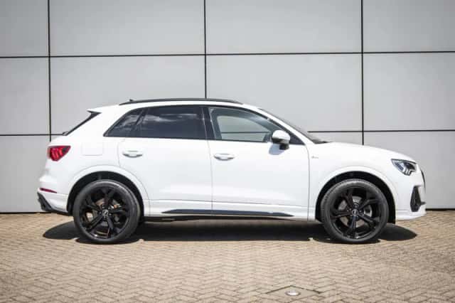 Audi Q3 (2023) thumbnail 3