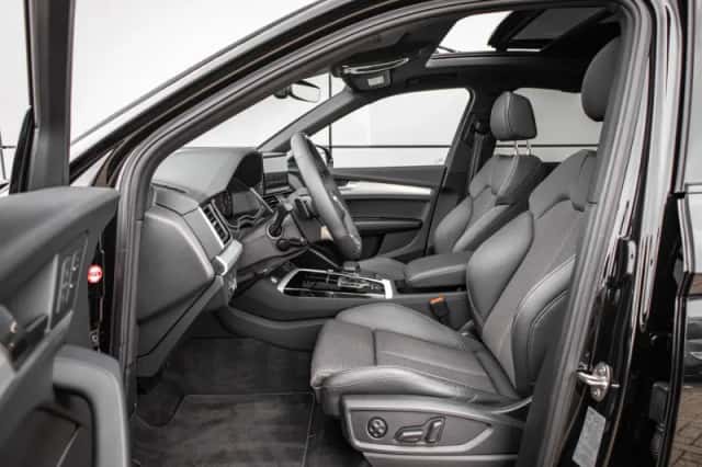 Audi Q5 (2023) thumbnail 4