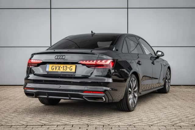 Audi A4 (2024) thumbnail 2