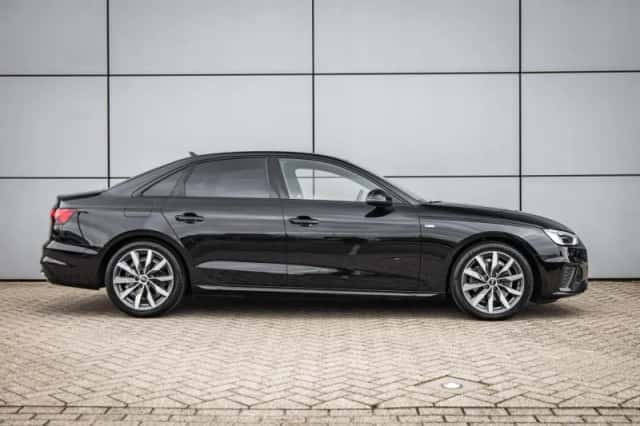 Audi A4 (2024) thumbnail 3