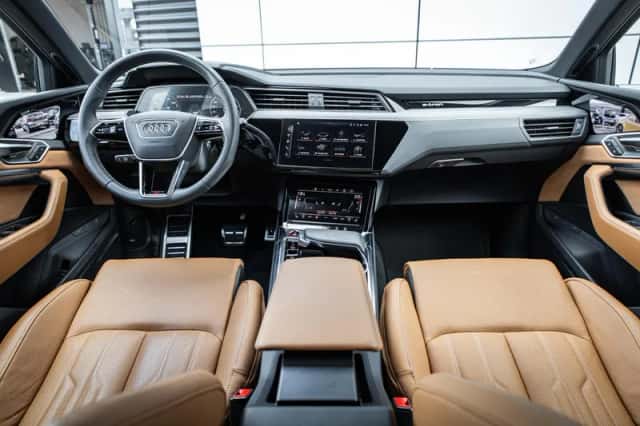 Audi SQ8 (2024) thumbnail 5