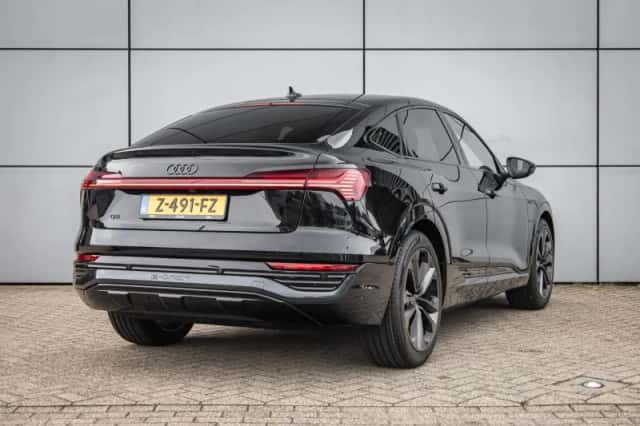 Audi Q8 (2024) thumbnail 2