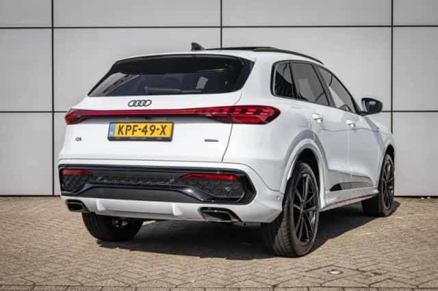 Audi Q5 (2025) thumbnail 2