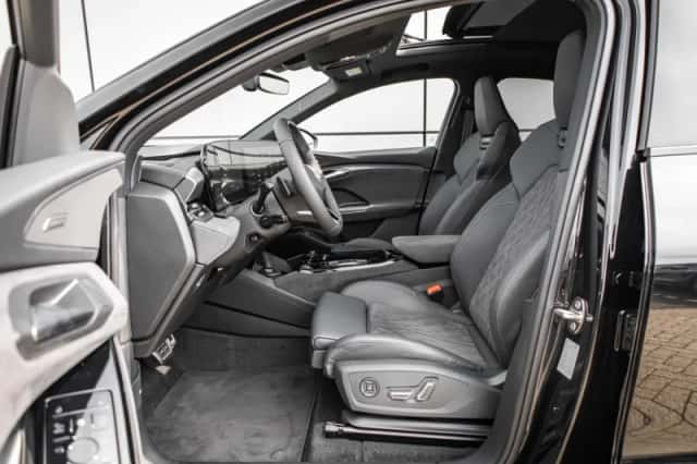 Audi Q6 (2025) thumbnail 5