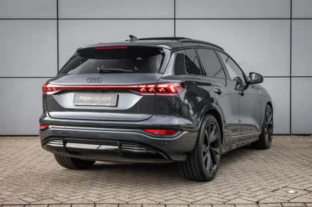 Audi Q6 e-tron (2025) thumbnail 2