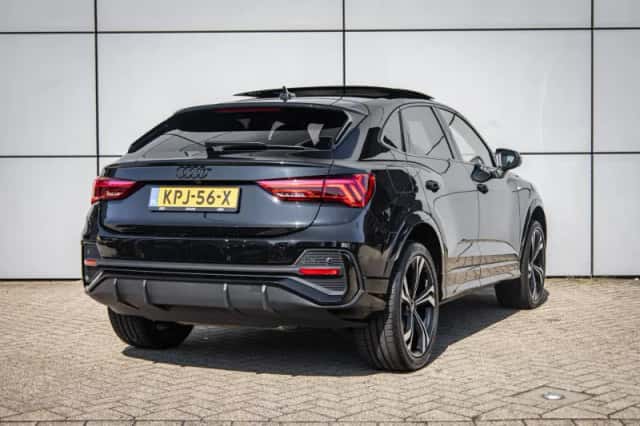 Audi Q3 (2023) thumbnail 2