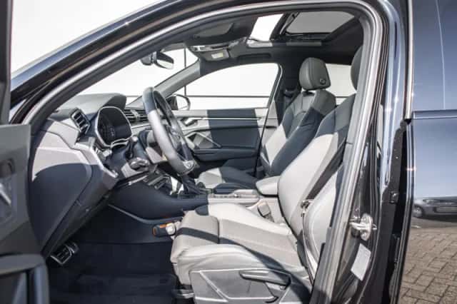 Audi Q3 (2023) thumbnail 4