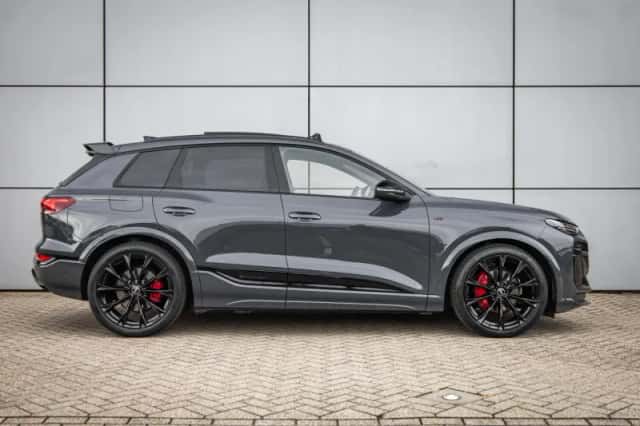 Audi Q6 e-tron (2025) thumbnail 3