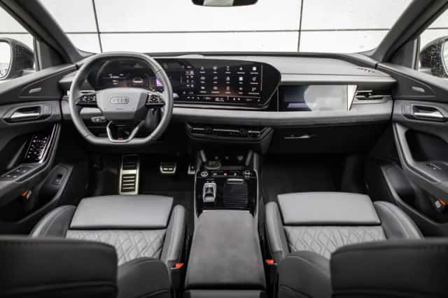 Audi Q6 e-tron (2025) thumbnail 5