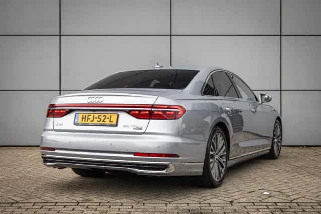 Audi A8 (2025) thumbnail 2