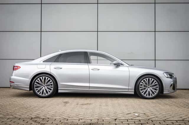 Audi A8 (2025) thumbnail 3