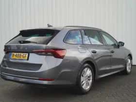 Škoda Octavia (2022) thumbnail 2