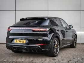 Porsche Cayenne (2022) thumbnail 2