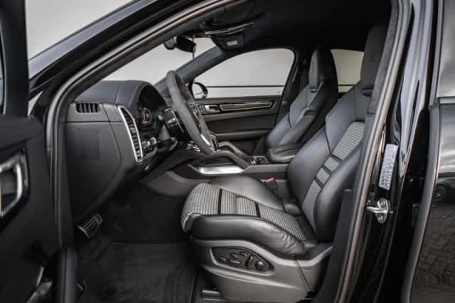 Porsche Cayenne (2022) thumbnail 4