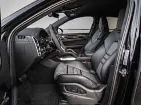 Porsche Cayenne (2022) thumbnail 4