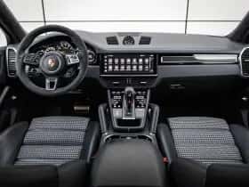Porsche Cayenne (2022) thumbnail 5