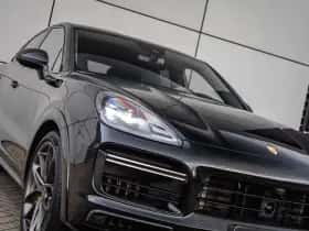 Porsche Cayenne (2022) thumbnail 10