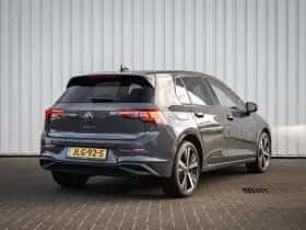 Volkswagen Golf (2025) thumbnail 2