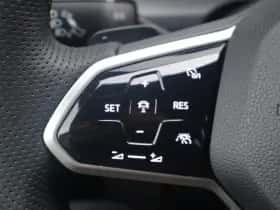 Volkswagen Golf (2021) thumbnail 24