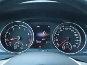 Volkswagen Golf (2019) thumbnail 24